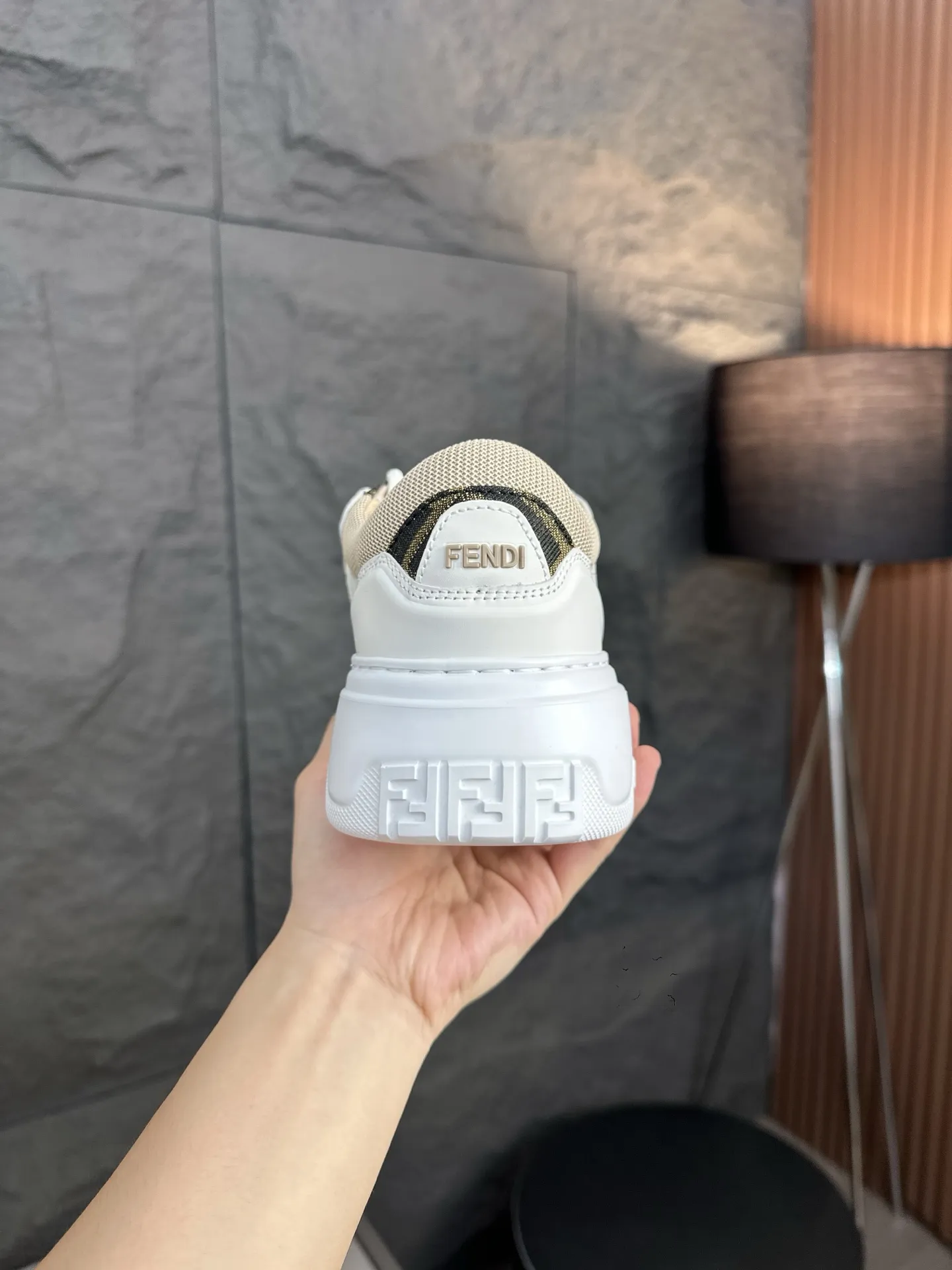 [FENDI] Fendi men's shoes 💰780💰 - High-end quality original casual sports shoes - Upper: Nappa calfskin, pebbled calfskin, tongue and heel; injection molded brand logo plastic module - Lining: brand canvas - Outsole: ultra-light T men's shoes 💰R foam rubber; molded outsole - Super high quality control, fine workmanship: highlighted (high-end, luxury, grade) -Size :39-44 (38, 45, can be customized)
